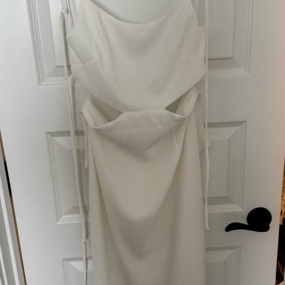 Chic White Backless Dress